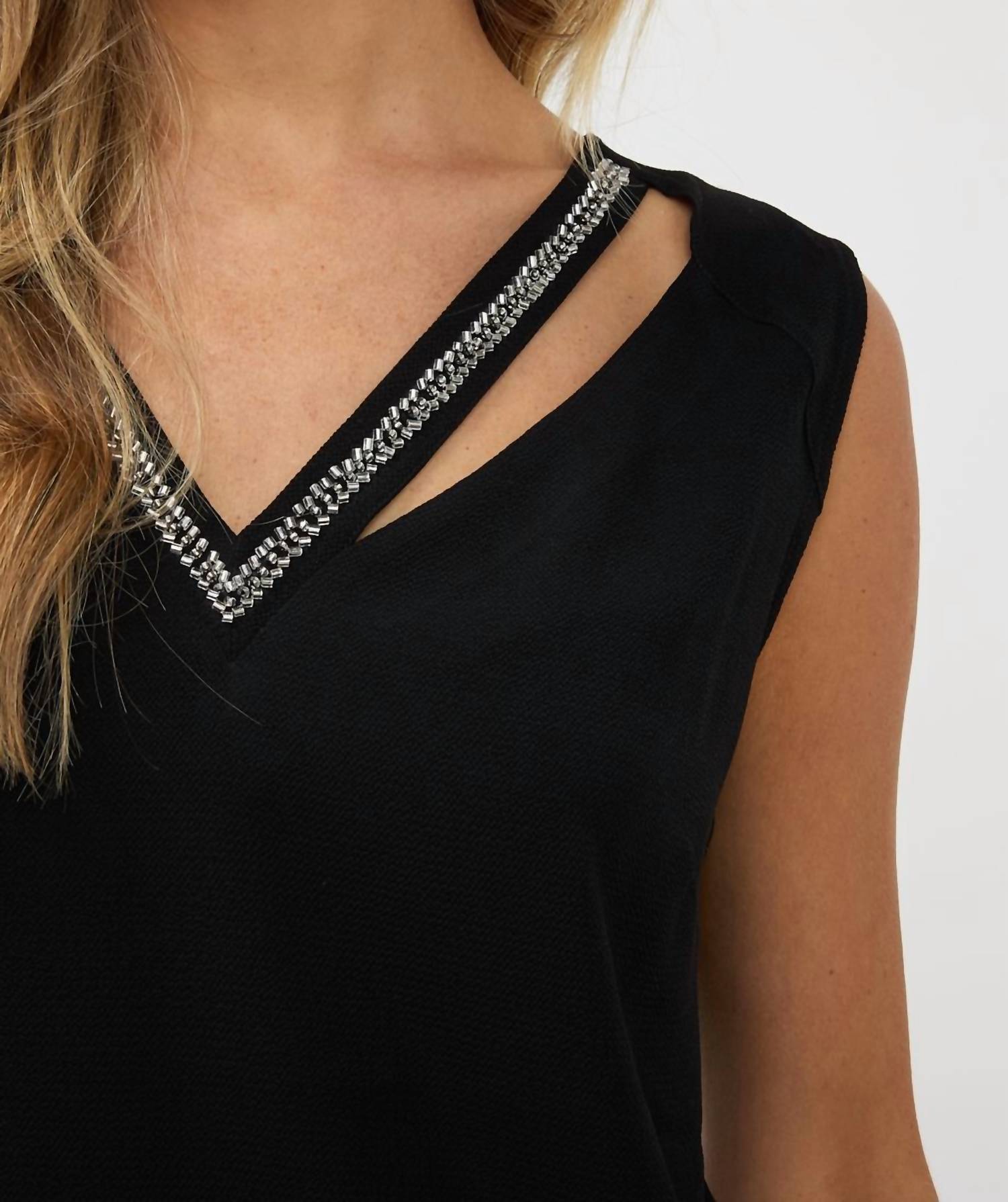 Esqualo - Thyra Fancy Beaded Neckline Top