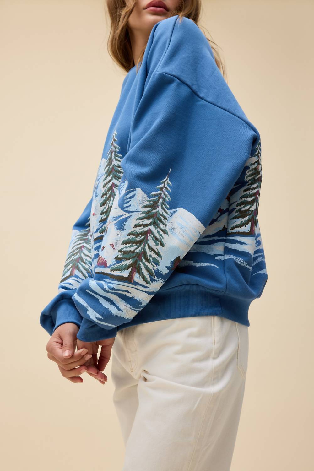 Daydreamer - Alpine Ski Scene Oversized Crew Sweatshirt